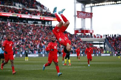 Tajon Buchanan, con una voltereta, festeja su gol para Canadá, que jugará un Mundial luego de 36 años.