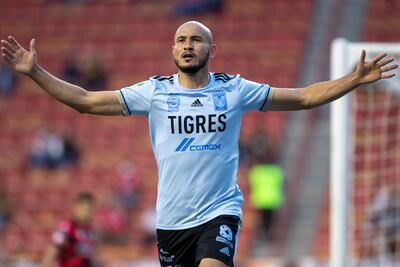 Carlos Gabriel González Espínola, 28 años, celebra su gol para Tigres, que ganó 2-1 ante Tijuana.