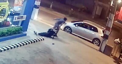 En la imagen captada del video de circuito cerrado se observa la golpiza que aplicó Samudio.