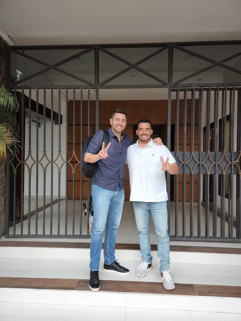 Esta es la foto que envió Luis Acosta, al periodista Calixto González, para intimidar y dar a entender que supuestamente él tiene el poder.