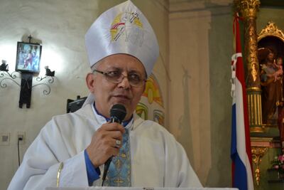 Monseñor Celestino Ocampo denunció derroche de dinero en las internas.