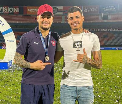Jean (i) y João Victor Fernandes (d), arqueros de Cerro Porteño.