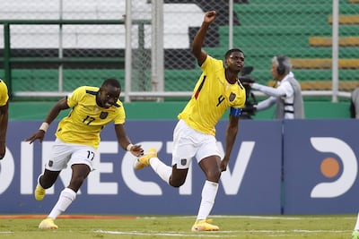 Garis Mina, de Ecuador celebra el gol de ayer, en el partido de la fase de grupos del Campeonato Sudamericano Sub 20, en el estadio Deportivo Cali en Cali (Colombia). EFE