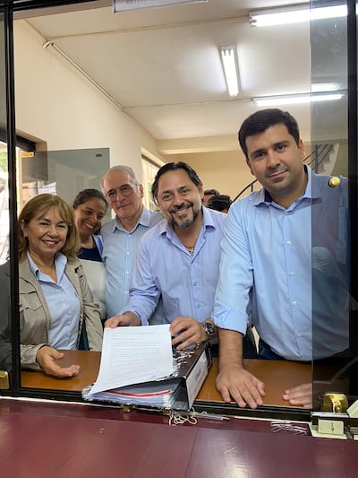 Autoridades del PPQ inscriben sus listas de candidatos.