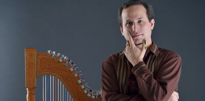 El arpista Sixto Corbalán tendrá hoy una conversación con Diego Sánchez Haase.