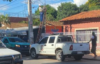 La víctima se encontraba realizando aparentemente el trabajo que debía realizar el personal de la ANDE.