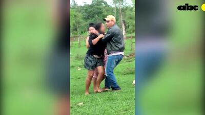 Momento del ataque del hombre a su expareja.