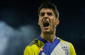 El español Álvaro Morata grita su gol para Juventus.