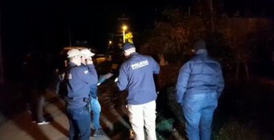 Autoridades intervienen en el sitio en la madrugada de este viernes.