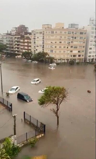 Las lluvias inundaron gran parte de la ciudad ayer, lunes.