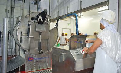 El procedimiento para el faenamiento para la certificación kosher requirió de importantes inversiones en equipamientos en las plantas frigoríficas, destaca el gremio industrial.