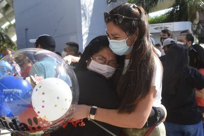 Los abrazos fueron de los más emotivos hoy en el aeropuerto Silvio Pettirossi