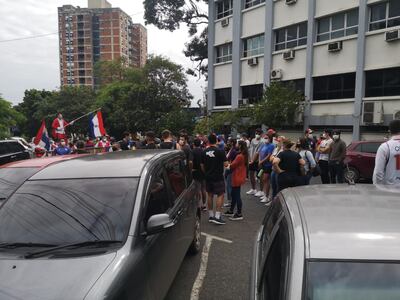 Manifestación de atletas frente al Ministerio de Salud