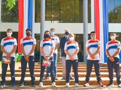 Los atletas paraguayos de Lucha Olímpica fueron despedidos ayer por la Ministra de Deportes, Fátima Morales.