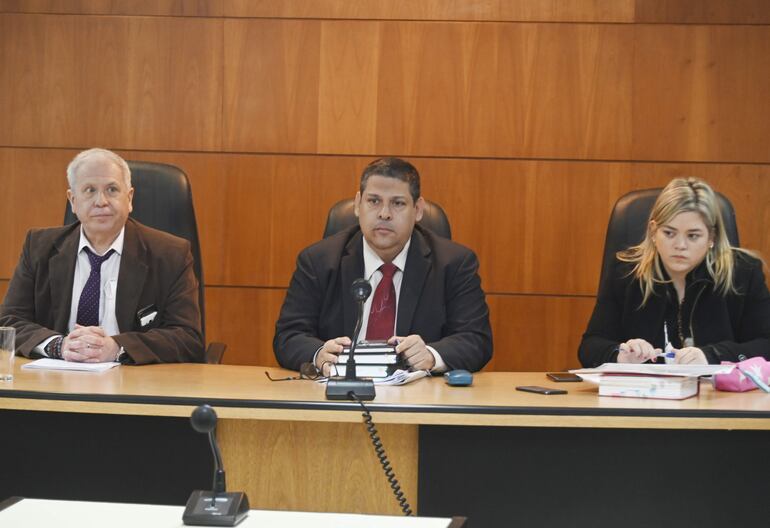 De izq. a der. , los jueces Héctor Capurro, Juan Carlos Zárate y María Fernanda García de Zúniga.