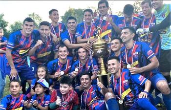 El Club 3 de Mayo de la compañía Cerro Pinto se consagró campeón de la División de Ascenso de la Liga Carapegüeña de Fútbol.
