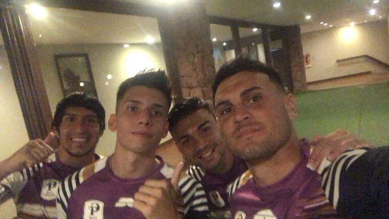 Marcos Benítez, Thiago Vidal Obregón, Hugo Iván Valdez y Pablo Espinoza, en la concentración de Tacuary, en el Yacht y Golf Club Paraguayo.