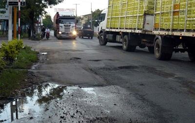 Las rutas del país están en pésimo estado, pero el MOPC prioriza millonarias consultorías.