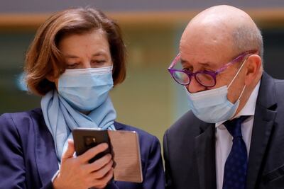 Los ministros de Exteriores, Jean-Yves Le Drian, y Defensa, Florence Parly, se expresaron contra “la conducta de Rusia de efectuar un disparo contra uno de sus propios satélites”.