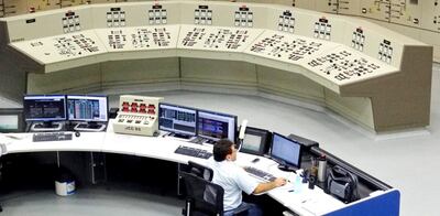 Sala de control de la central hidroeléctrica paraguayo-brasileña  Itaipú, también en proceso de modernización
