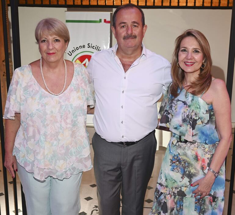 María Teresa Peralta C., Bernardo Insfrán y Susana Lacognata.