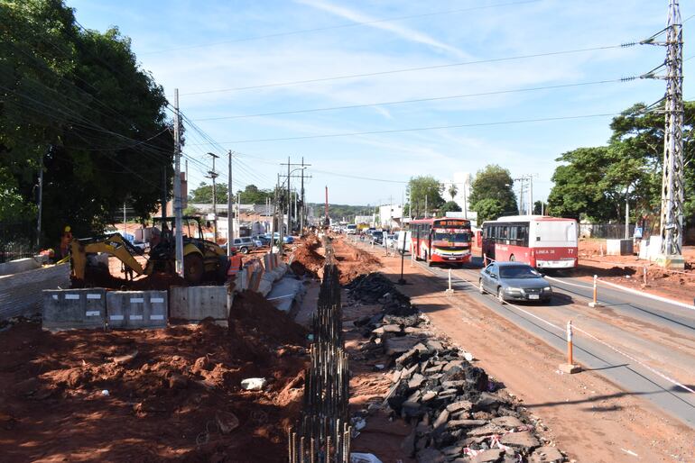 A medida que avanzan los trabajos para el futuro túnel y rotonda, también aumentan las quejas y descontento de los frentistas.