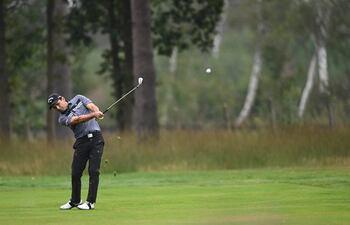 Fabrizio Zanotti durante el segundo recorrido del viernes del en el BMW PGA Championship en el que finalizó 20º. (AFP)