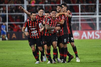 Los jugadores de Patronato de Paraná festejan uno de los goles ante Melgar por la tercera fecha de la fase de grupos de la Copa Libertadores.