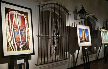 Exposición en la embajada de Alemania con motivo del Día del Periodista con obras de los destacados fotoperiodistas paraguayos Jorge Sáenz, Marta Escurra, Juan Carlos Meza y Mónica Bareiro.