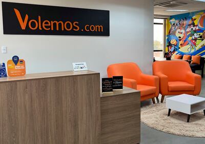 Volemos.com cuenta con una oficina en España esquina Brasilia, en el edificio España, 4° piso, donde los clientes pueden planificar sus viajes y hacer las reservas de vuelo y hospedaje.