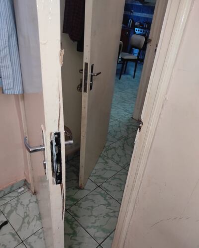 La puerta de la vivienda fue forzada mientras el dueño se encontraba de viaje, según la denuncia.