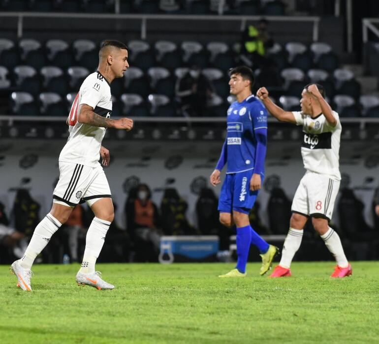 Derlis González hizo un gran partido y fue autor del segundo del franjeado.