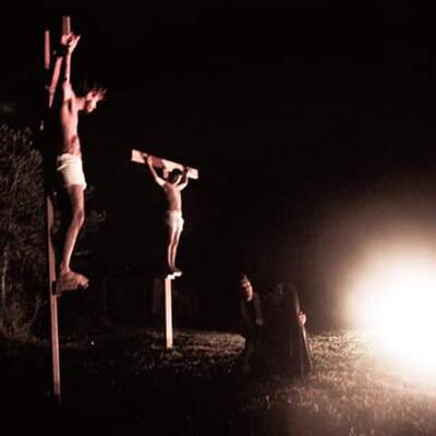 Vía Crucis integrado pòr la Pastoral de Juventud de Piribebuy