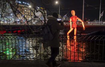 El tercer anfiteatro de Augusta Raurica fue descubierto, el hallazgo ha sido posible por el inicio en diciembre de obras de un cobertizo para el Club de Remo de Basilea, supervisadas por los arqueólogos y en las que se halló fortuitamente esta estructura.