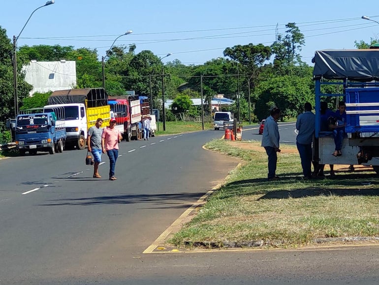 Los manifestantes no descartan cierre de ruta intermitente en el lugar de la movilización