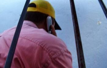 Las llamadas se ejecutaban desde la cárcel de Concepción y estas dos personas detenidas hoy iban a cobrar el dinero.