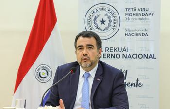 El ministro de Hacienda, Óscar Llamosas, participará de la reunión del Banco de Desarrollo de América Latina (CAF).