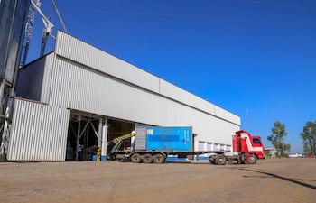 De acuerdo al acta de imputación, los imputados montaron un esquema de vaciamiento financiero de la empresa NA FOODS a fin de que firmas ligados a ellos puedan quedarse con los activos de la misma.