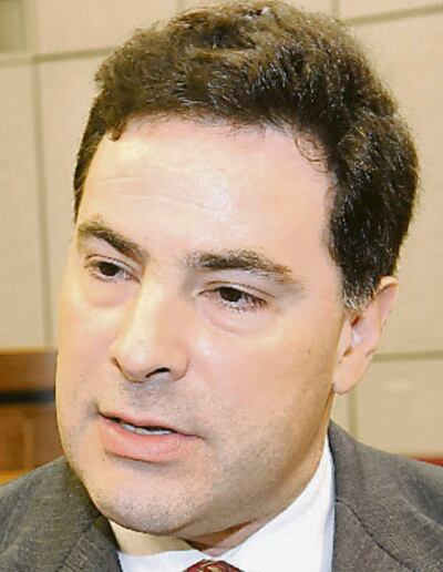 El exsenador y constitucionalista Hugo Estigarribia explicó lo que podría pasar si salen Abdo y Velázquez.