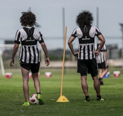Quién es Iván Franco y quién Blas Cáceres. El look de pelo rizado tiene a dos exponentes dentro del plantel de Libertad.
