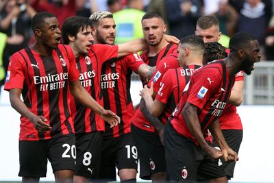 Milan (Italy), 01/05/2022.- AC Milan players celebrate the 1-0 goal during the Italian Serie A soccer match between AC Milan and Fiorentina at Giuseppe Meazza stadium in Milan, Italy, 01 May 2022. (Italia) EFE/EPA/MATTEO BAZZI