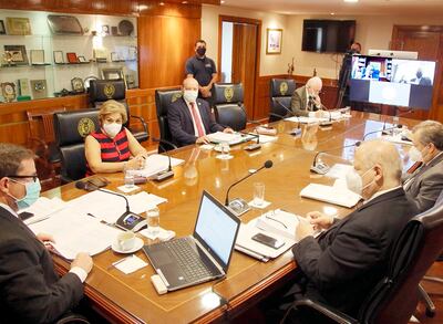 La pasada sesión con 8 miembros en sala y uno vía telemática.