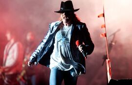 Axl Rose, vocalista de la agrupación Guns N' Roses. La banda estará en Rock in Río de 2022.