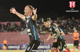 Juan Godoy hizo doblete para Independiente Petrolero de Bolivia.