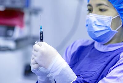 Los efectos secundarios de la vacuna contra el covid son los mismos que suelen presentarse como cuando se recibe otra vacuna, por ejemplo la de la influenza. Foto: Pixabay.