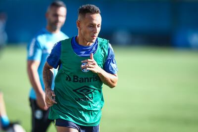 Rafinha comenzó a entrenarse con sus nuevos compañeros este día.