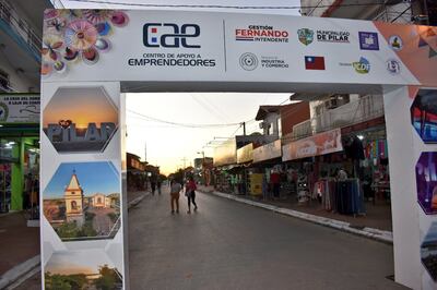 La calle comercial Tacuary de Pilar, se convirtió en peatonal buscando reactivar la economía en la zona.
