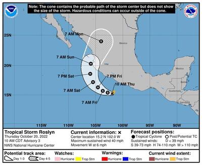 Imagen satelital cedida por la Oficina Nacional de Administración Oceánica y Atmosférica de Estados Unidos (NOAA) a través del Centro Nacional de Huracanes (NHC), en la que se muestra la localización de la tormenta tropical Roslyn en el Pacífico.