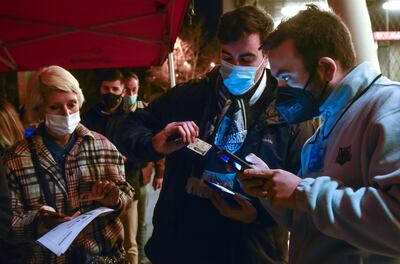 La Comisión Europea (CE) adoptó este martes cinco decisiones por las que considera equivalentes al de la Unión Europea los certificados covid digitales de Uruguay, Montenegro, Taiwán, Tailandia y Túnez.