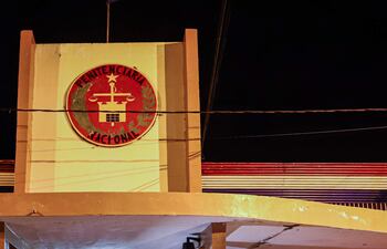 Vista de la entrada de la Penitenciaría de Tacumbú, que se encuentra intervenida tras la disposición del Ministerio de Justicia.